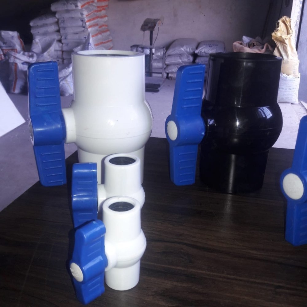 Medium PVC Threaded End Ball Valve