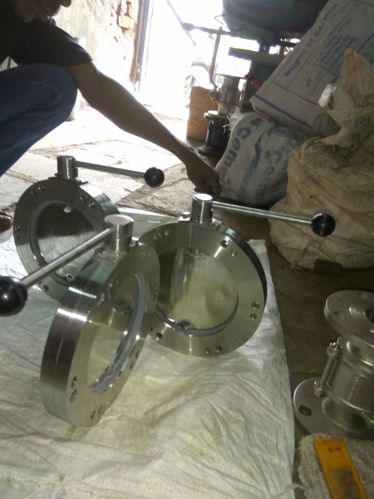 Sandwich Type Butterfly Valve