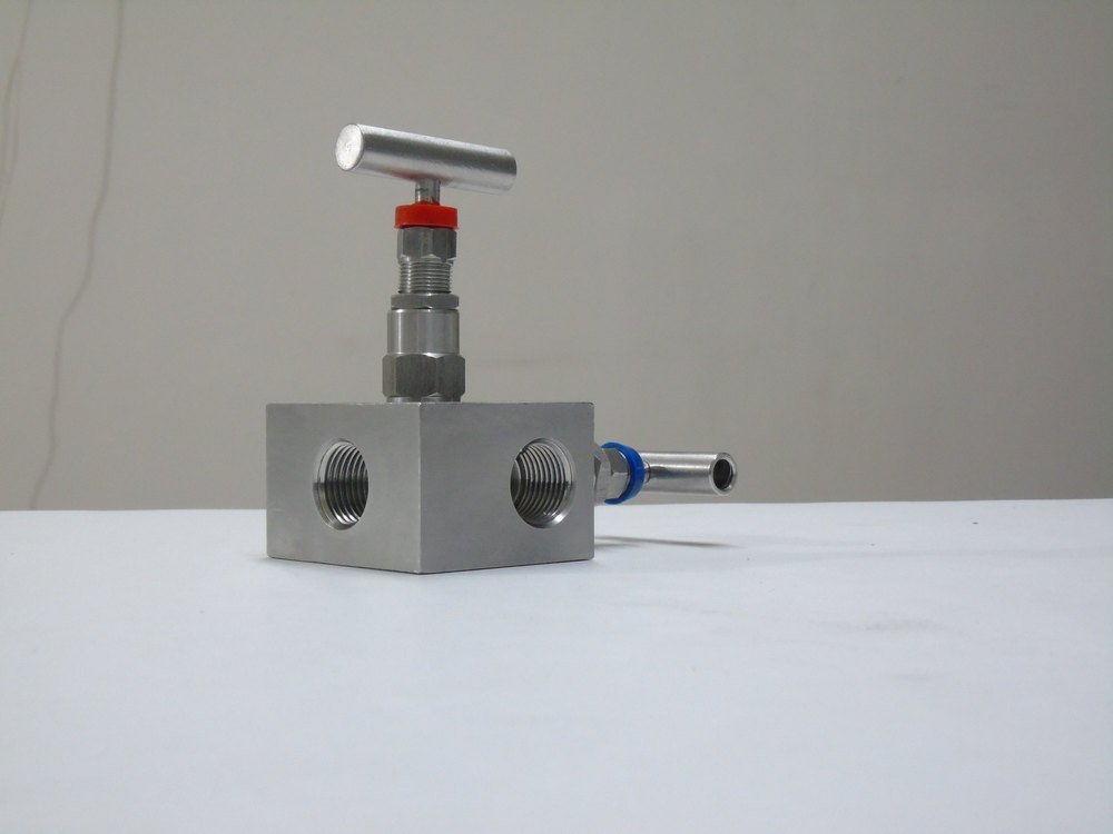 Ss304 Ss316 Ss304l Ss316l Instrument Manifold Valves, Capacity: 3000 Psi 15000 Psi, Size: 1/2 Bsp / Npt