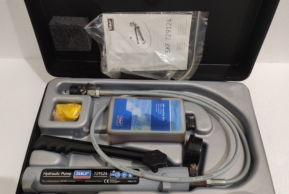 Mild Steel and plastic NEW SKF 729124 Hydraulic Hand Pump 100 MPa(14, 500 psi)
