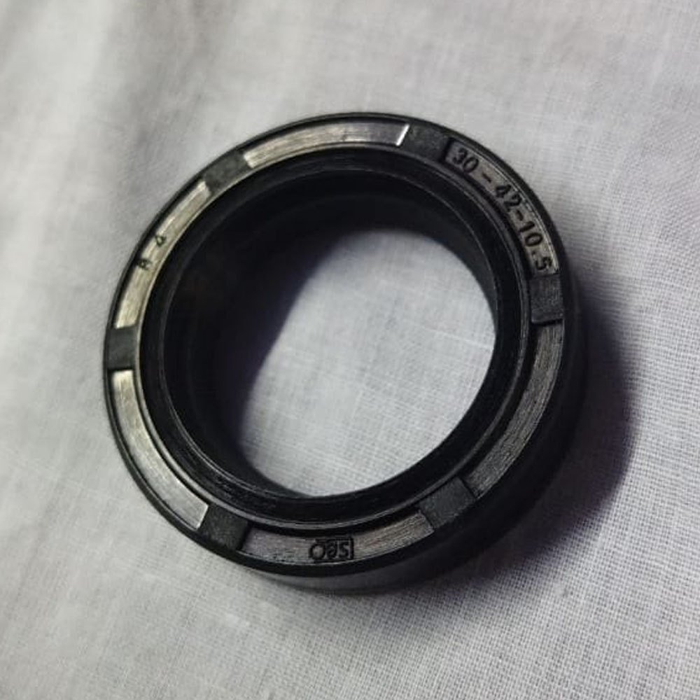 Rubber Black Shocker Seal, Size: 30x42x11 mm