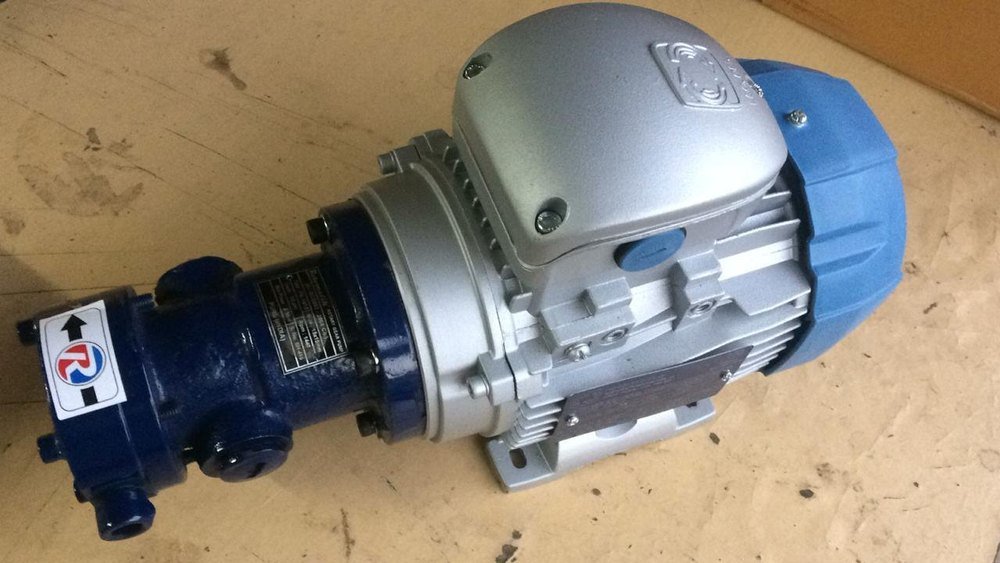 Rotomatik Cast Iron Lubricating Oil Pump, Model Name/Number: Fm Series