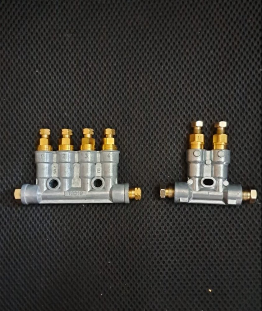 1m Pneumatic Mild Steel Take Off Metering Grease Injector, Max Flow Rate: 40 Psi
