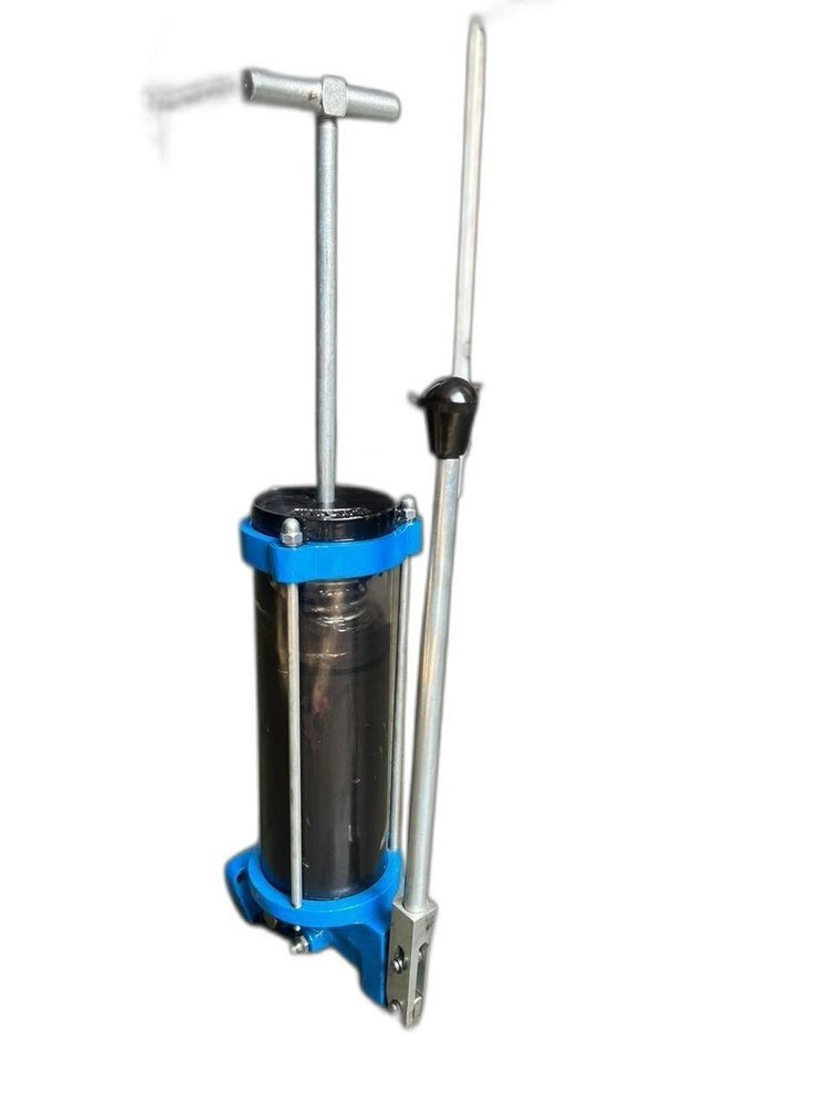Manual Grease Lubrication Pump, Capacity: 0.5 - 5kg, Max Flow Rate: 3-8 Grams